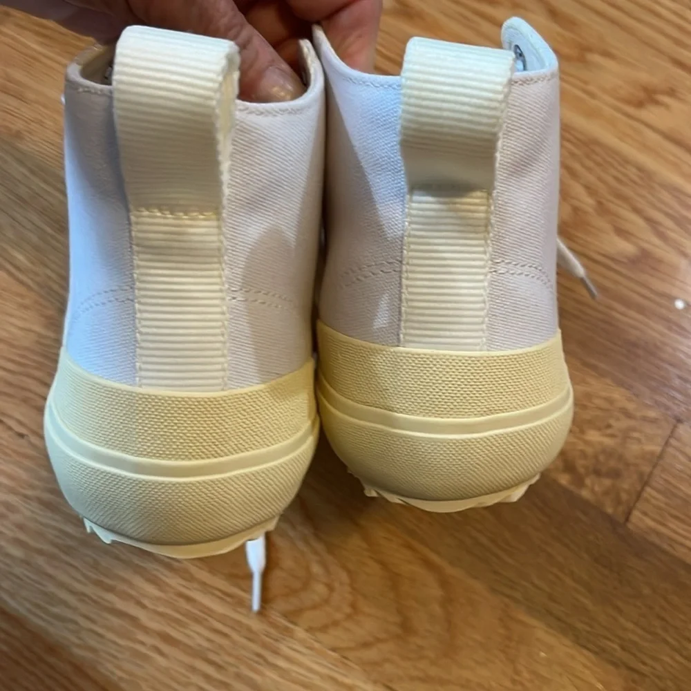 VEJA Nova High Top Canvas White Butter Sole Size 5 NIB